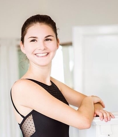 Jule Schnegelberger (JS)
