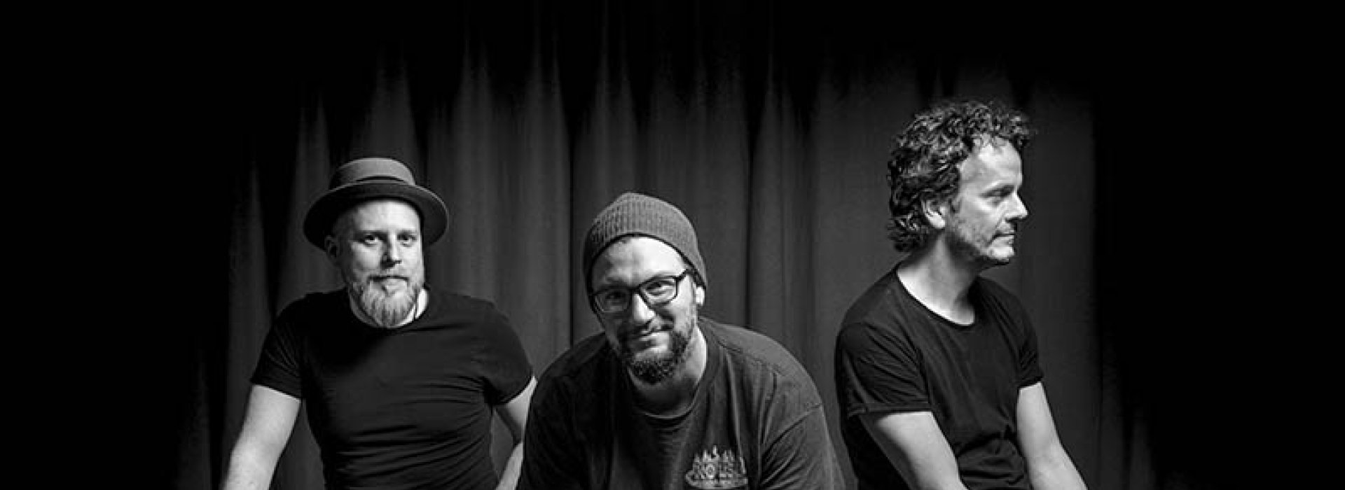 Das Trio „Superthousand“ fragt nicht nach stiller Nacht. Foto: Ingo Winkelströter